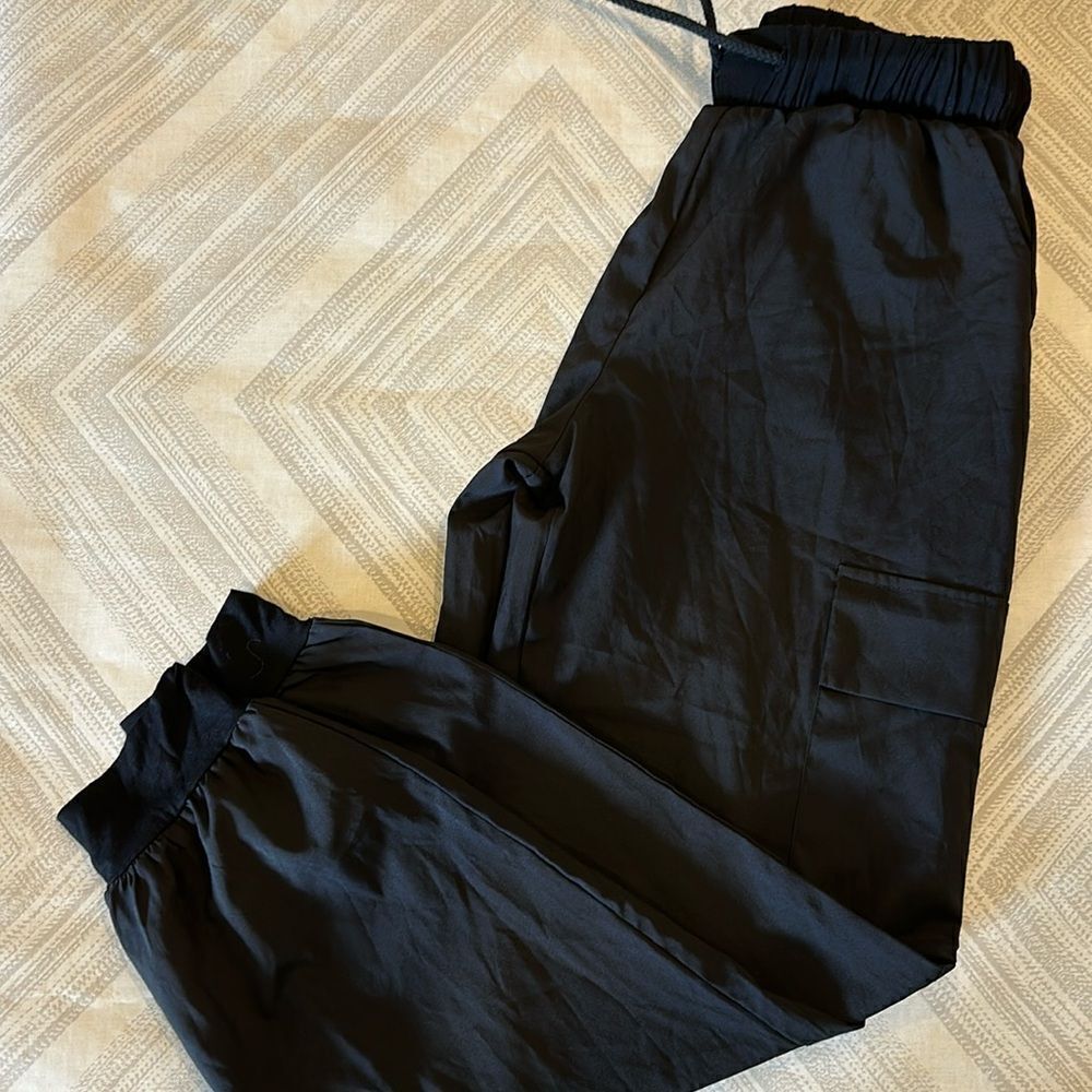 Six Fifty Women’s Black Lightweight Cargo Joggers